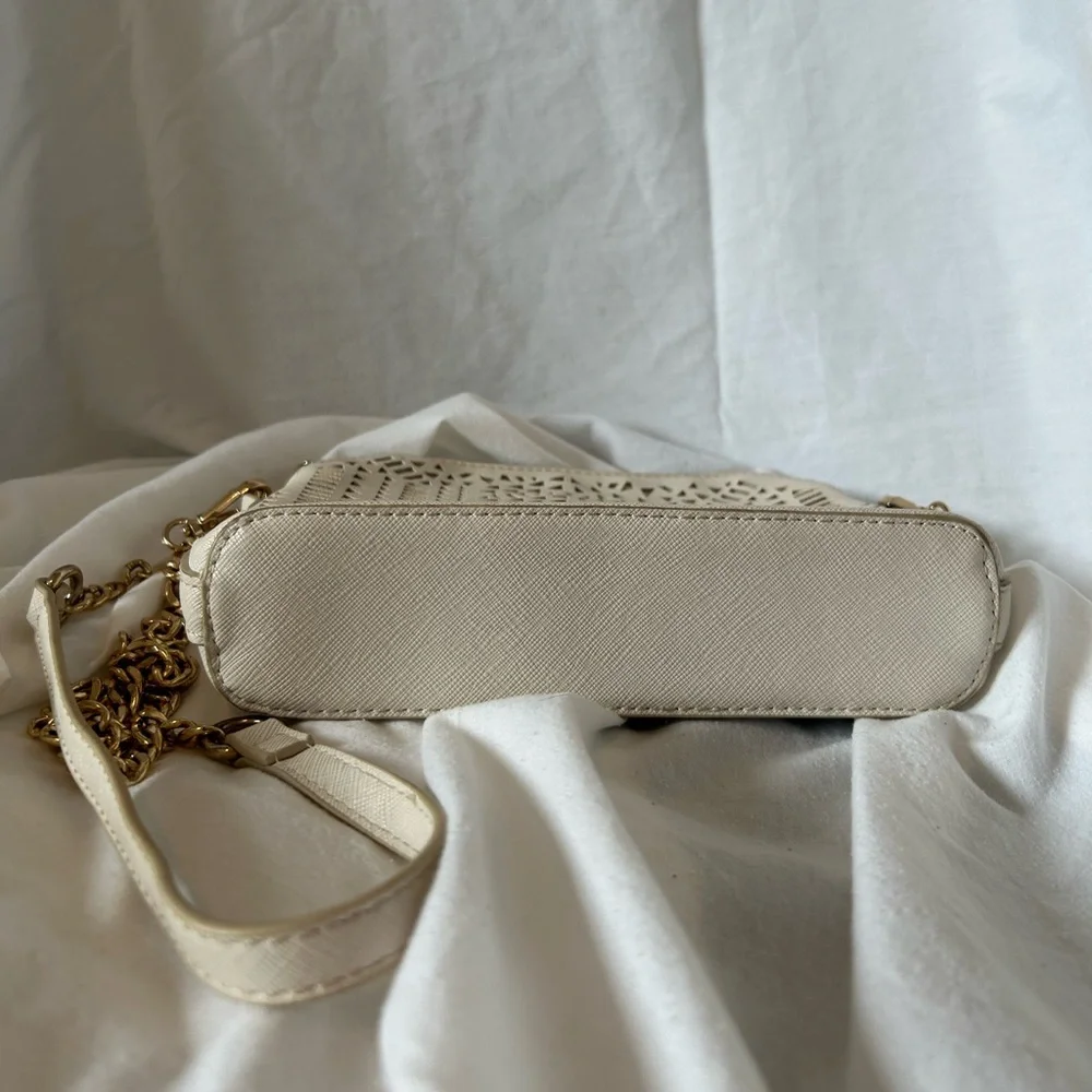 MADISON WEST | Elegant Cream Crossbody Bag - Picture 6 of 10